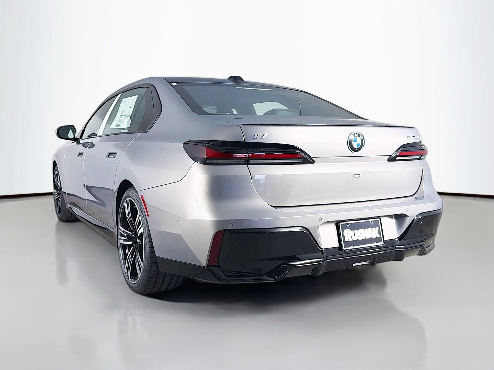 New 2026 BMW i7 xDrive60 w/ M Sport Package RWD image 5