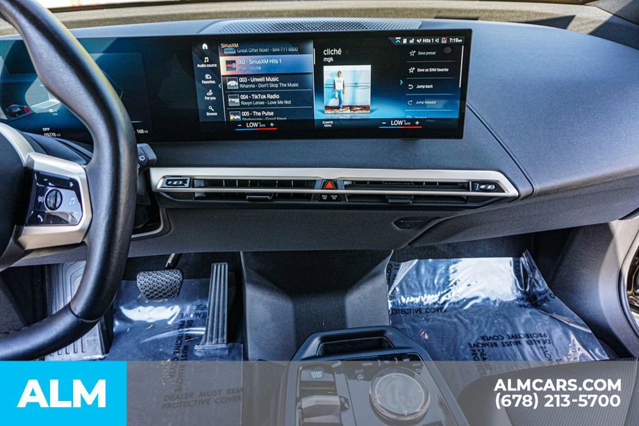 Used 2022 BMW iX xDrive50 w/ Dynamic Handling Package image 41