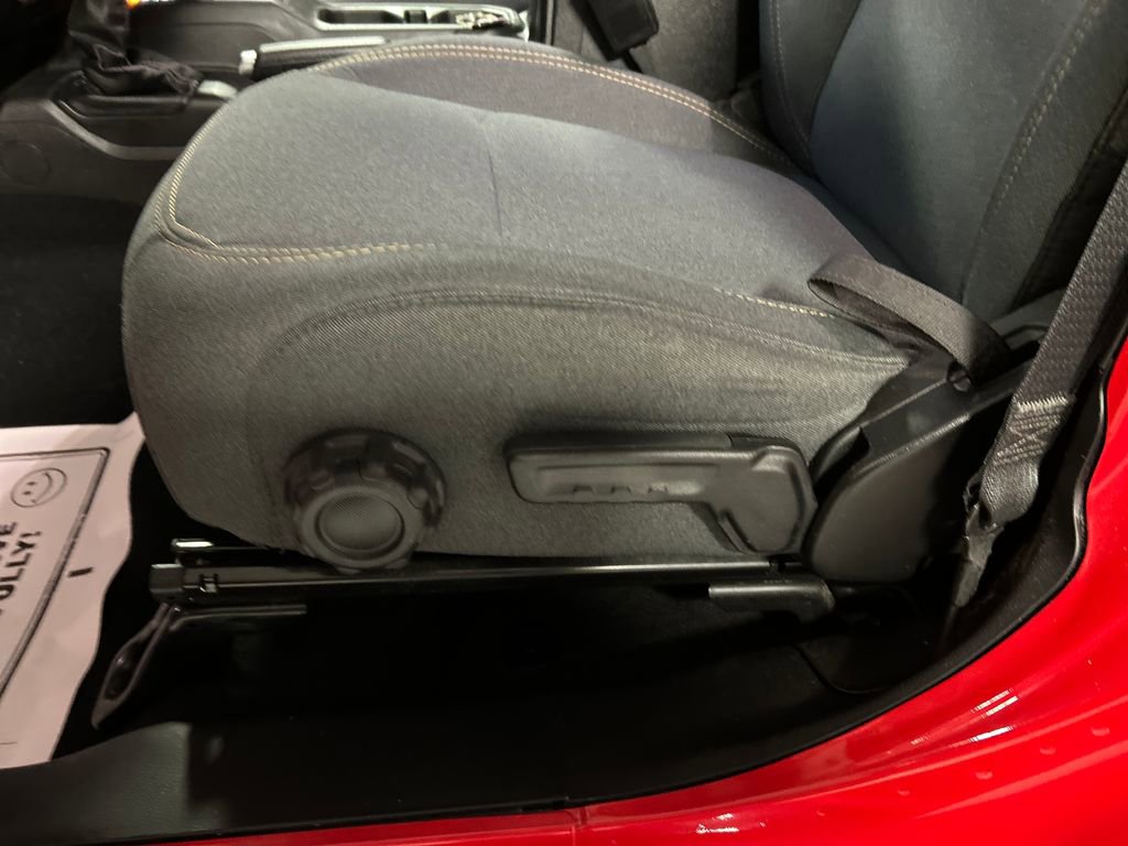 Used 2024 Jeep Gladiator Sport image 13