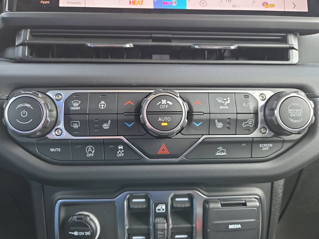 New 2026 Jeep Gladiator Willys AWD/4WD image 32