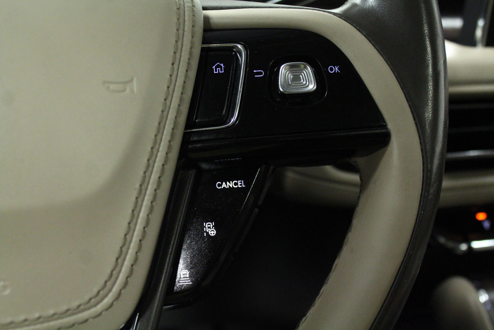 Used 2022 Lincoln Aviator Reserve w/ Equipment Group 201A image 22