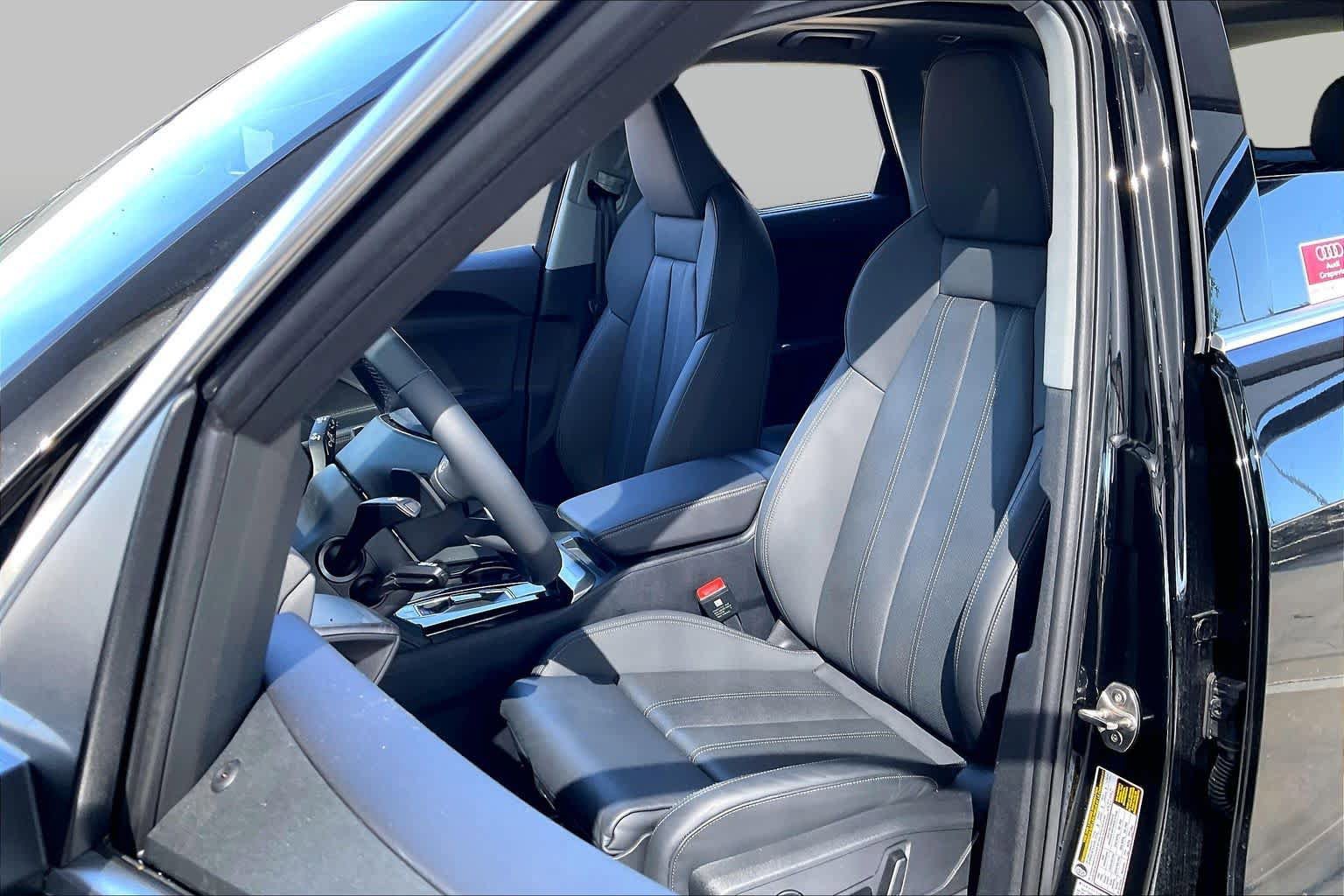 Used 2025 Audi Q5 Premium w/ Premium Plus AWD/4WD image 8
