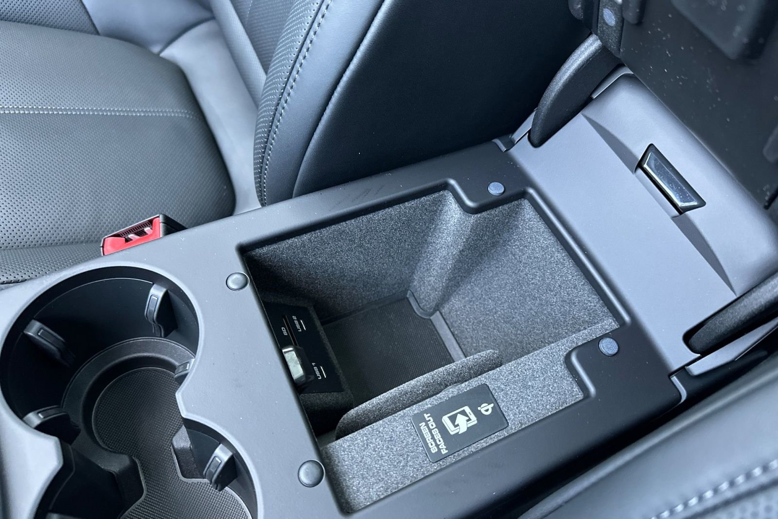 New 2026 Porsche Macan AWD/4WD image 27