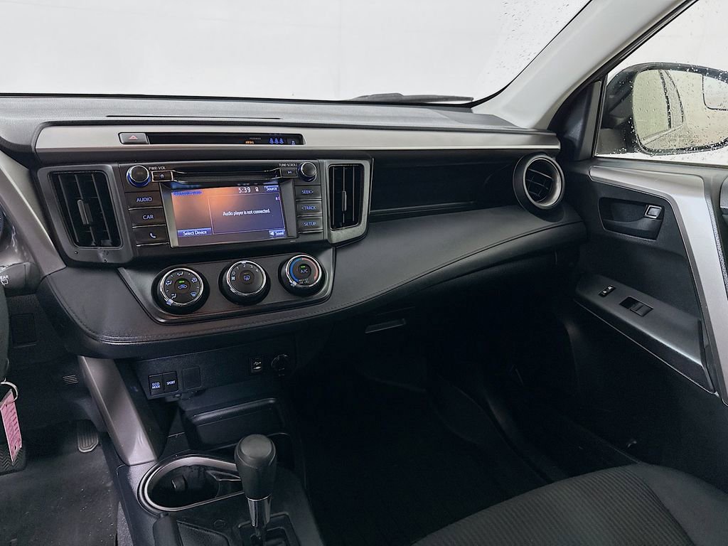 Used 2017 Toyota RAV4 LE FWD image 20