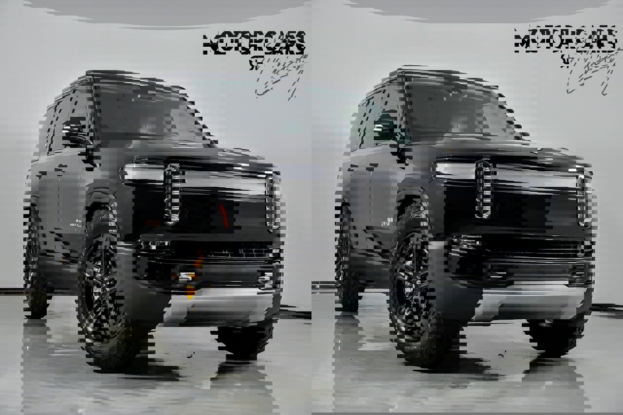 Used 2023 Rivian R1S Adventure image 1