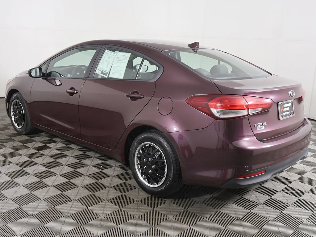 Used 2018 Kia Forte LX FWD image 4