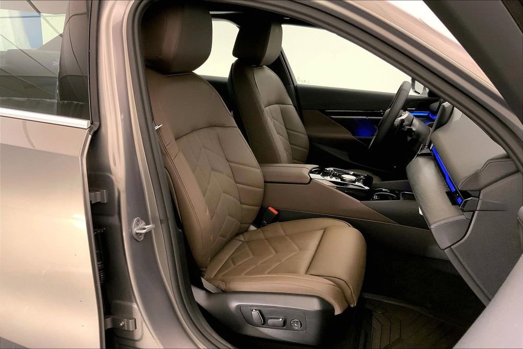 New 2026 BMW 530i xDrive w/ Premium Package AWD/4WD image 7
