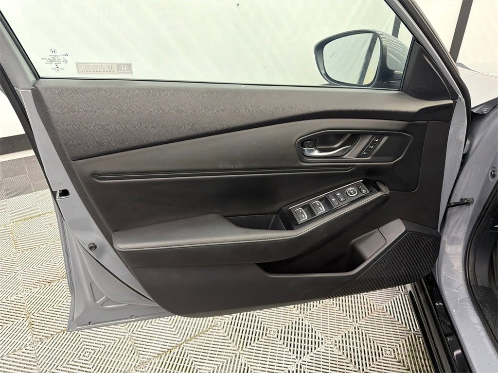 Used 2023 Honda Accord Touring image 11