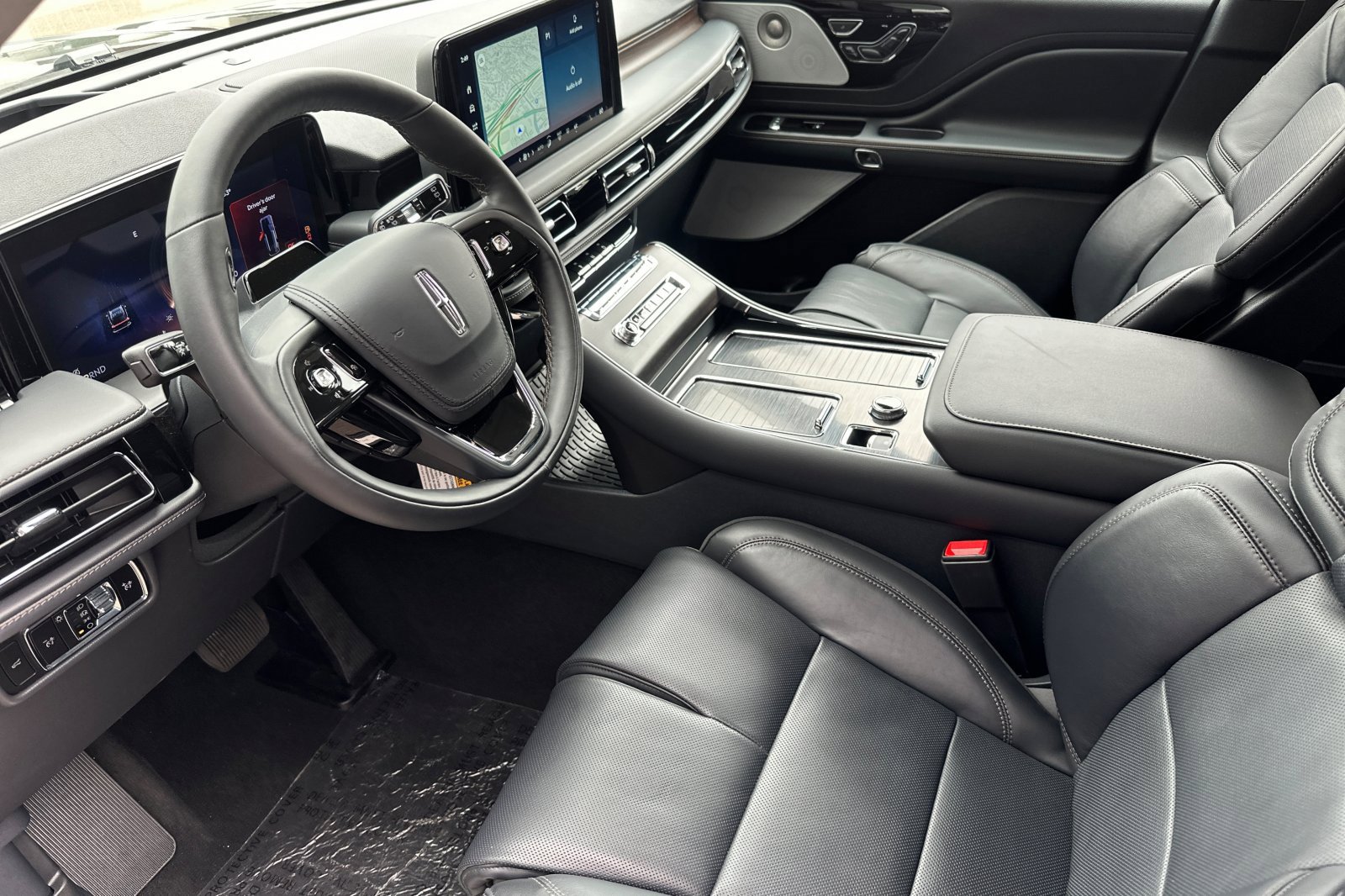 New 2025 Lincoln Aviator Reserve w/ Luxury Package image 9