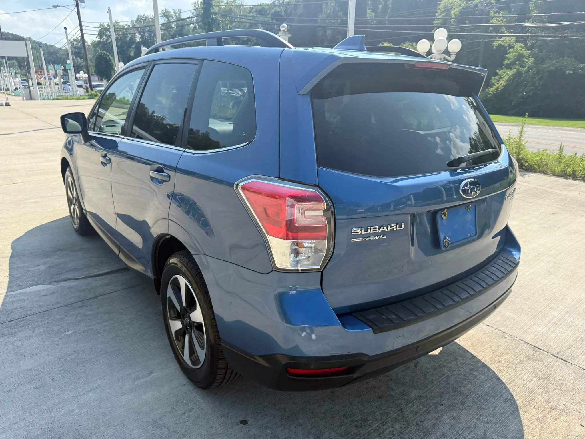 Used 2017 Subaru Forester 2.5i Limited image 9