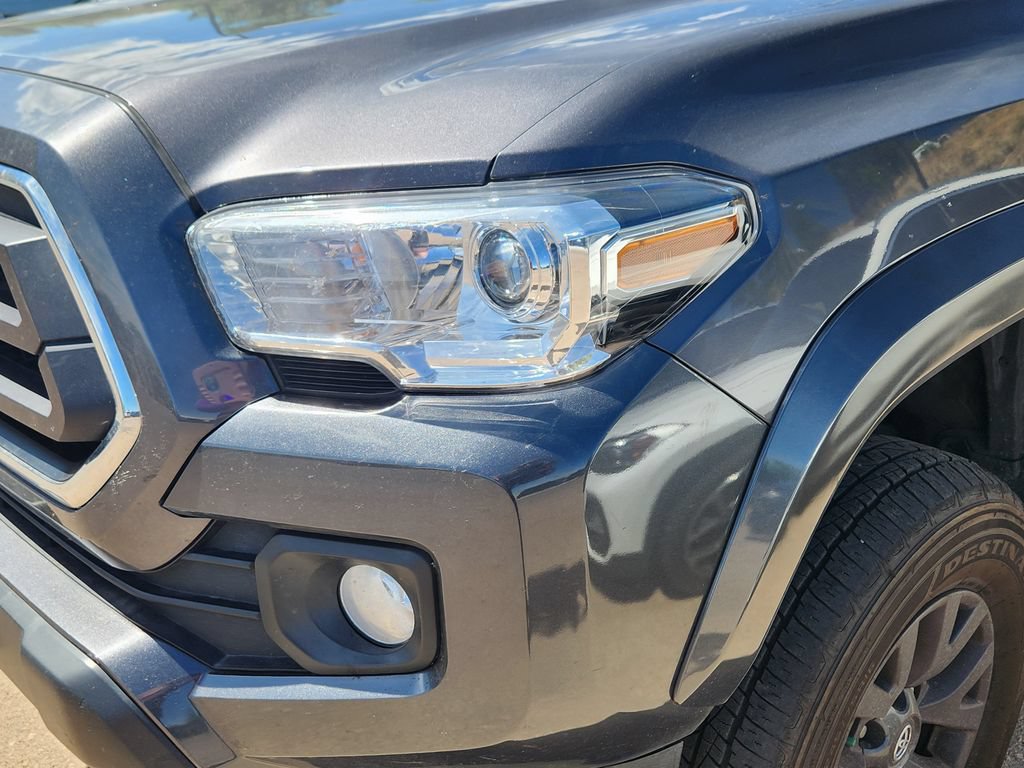 Used 2022 Toyota Tacoma SR5 AWD/4WD image 12
