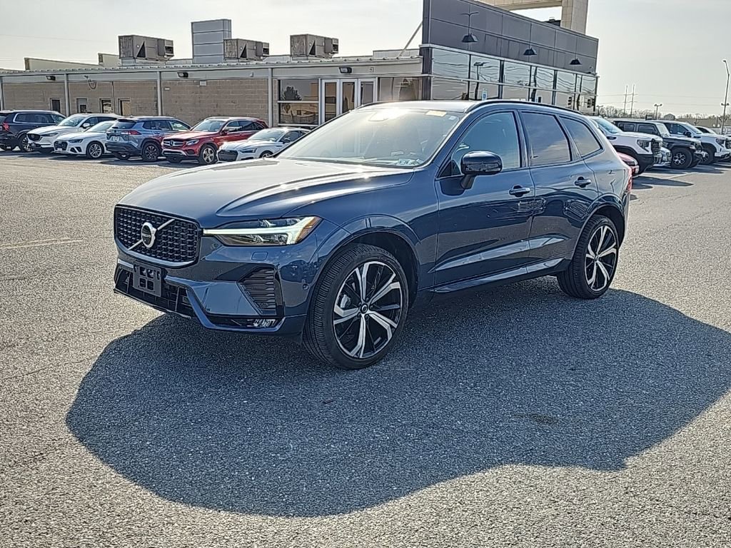 Certified 2023 Volvo XC60 B5 Ultimate w/ Climate Package image 15