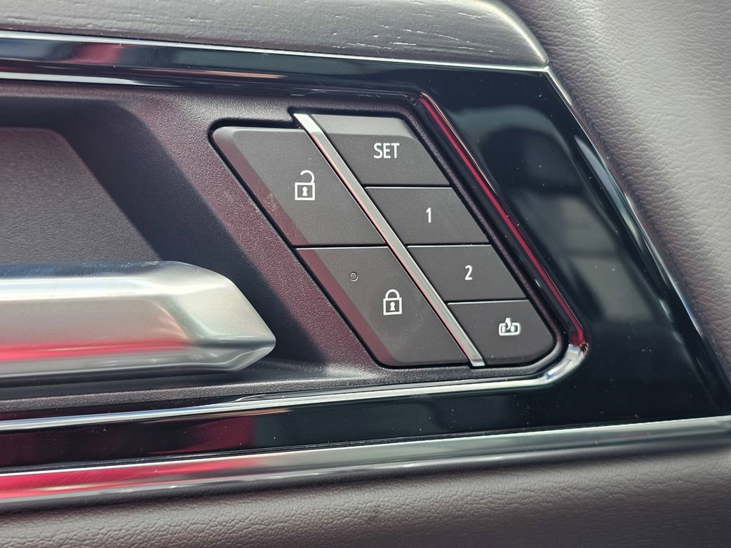 New 2026 GMC Yukon Denali w/ Sun & Power Step Package image 13