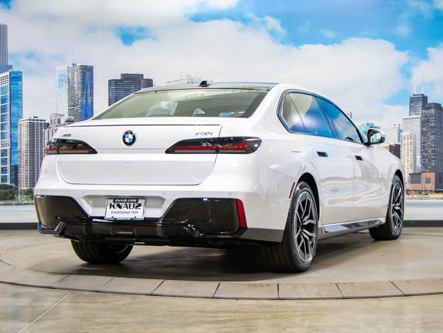 Used 2026 BMW 740i xDrive w/ Premium Package image 8