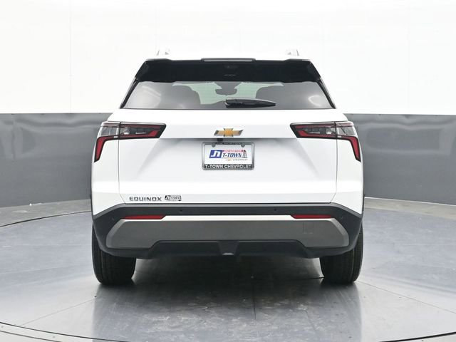 New 2026 Chevrolet Equinox LT w/ Convenience Package II FWD image 10