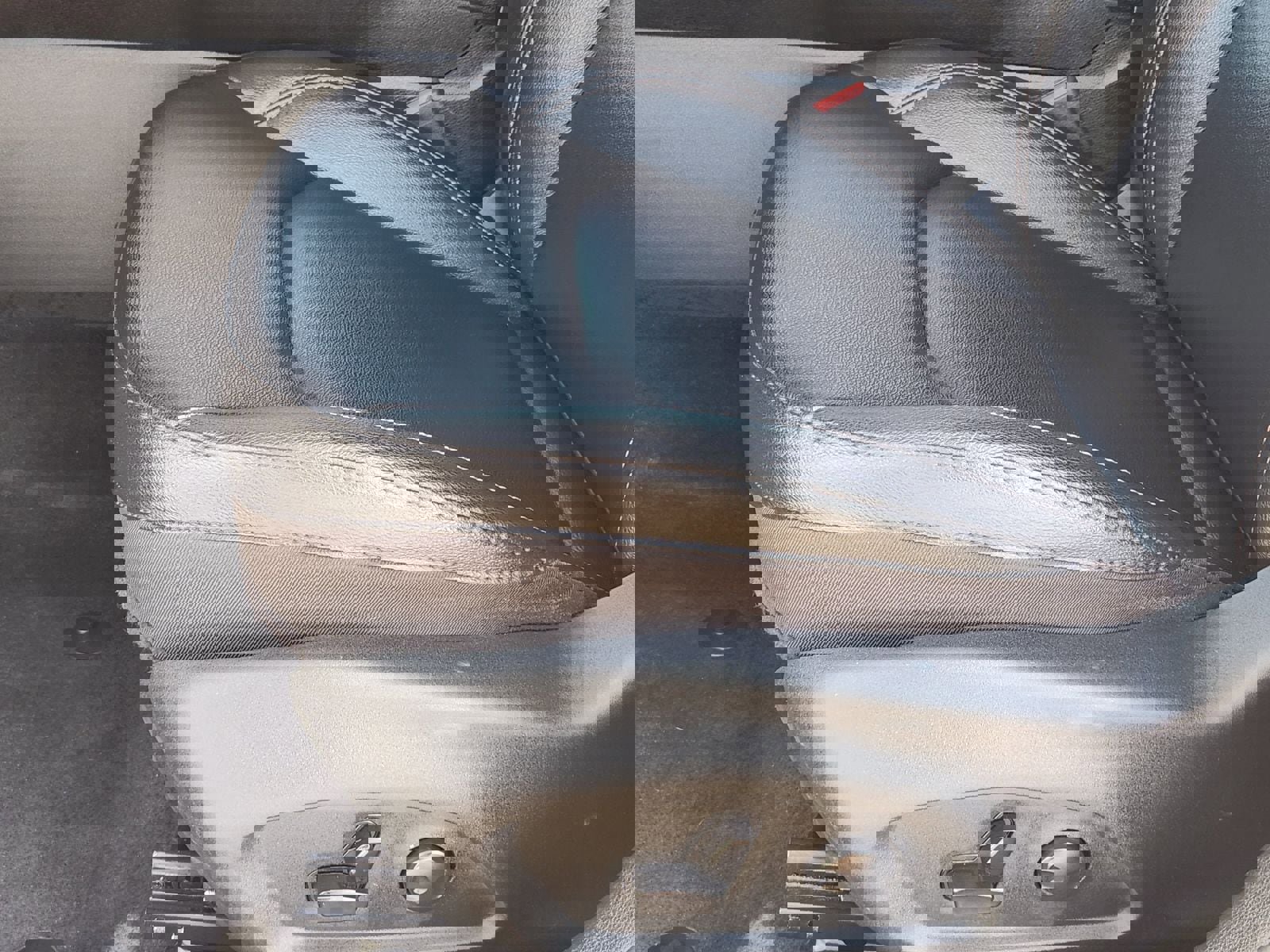 Used 2024 Jeep Compass Latitude w/ Sun and Sound Group image 34