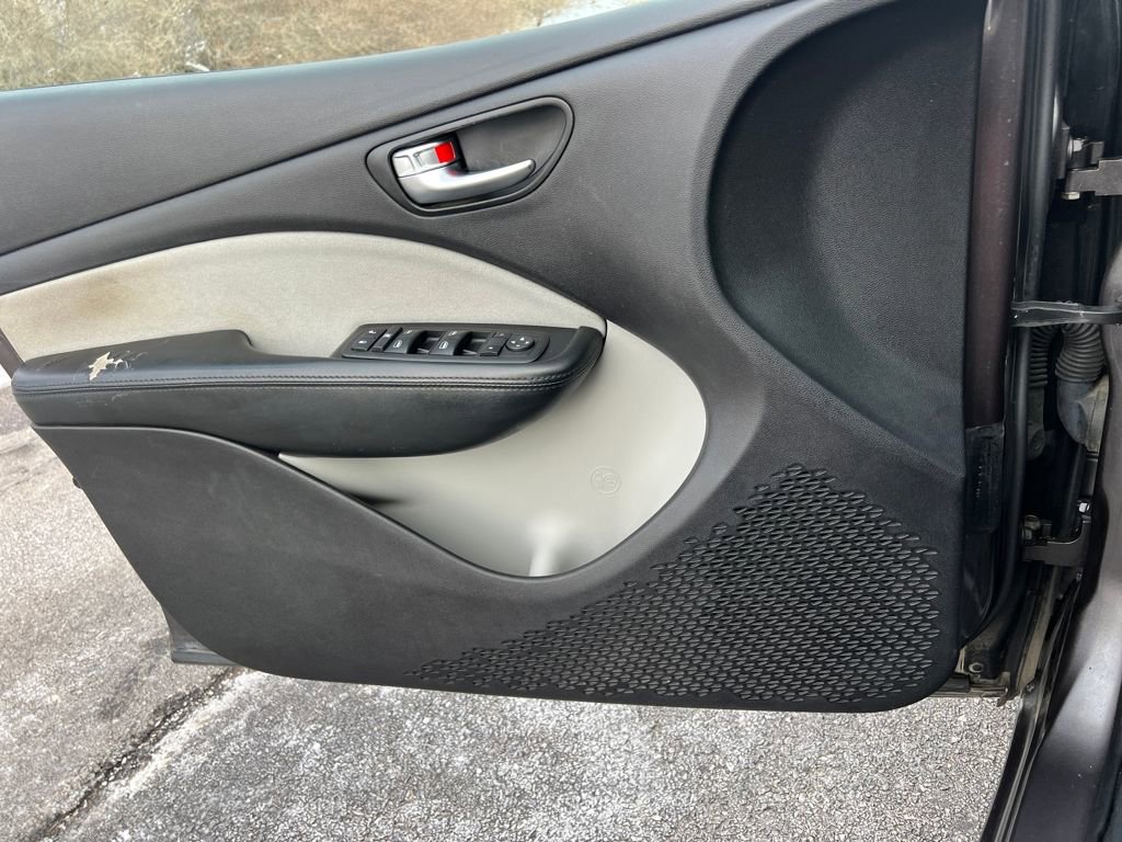 Used 2015 Dodge Dart SXT w/ Sun/Sound Group image 9