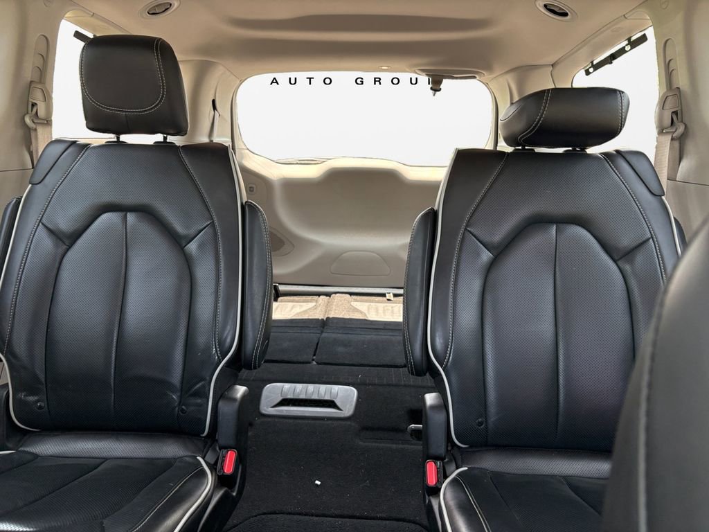 Certified 2023 Chrysler Pacifica Limited image 16