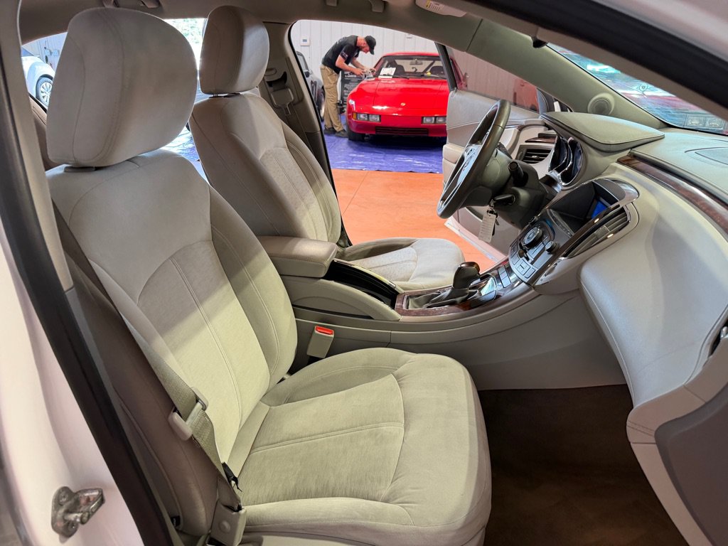 Used 2012 Buick LaCrosse Convenience FWD image 19
