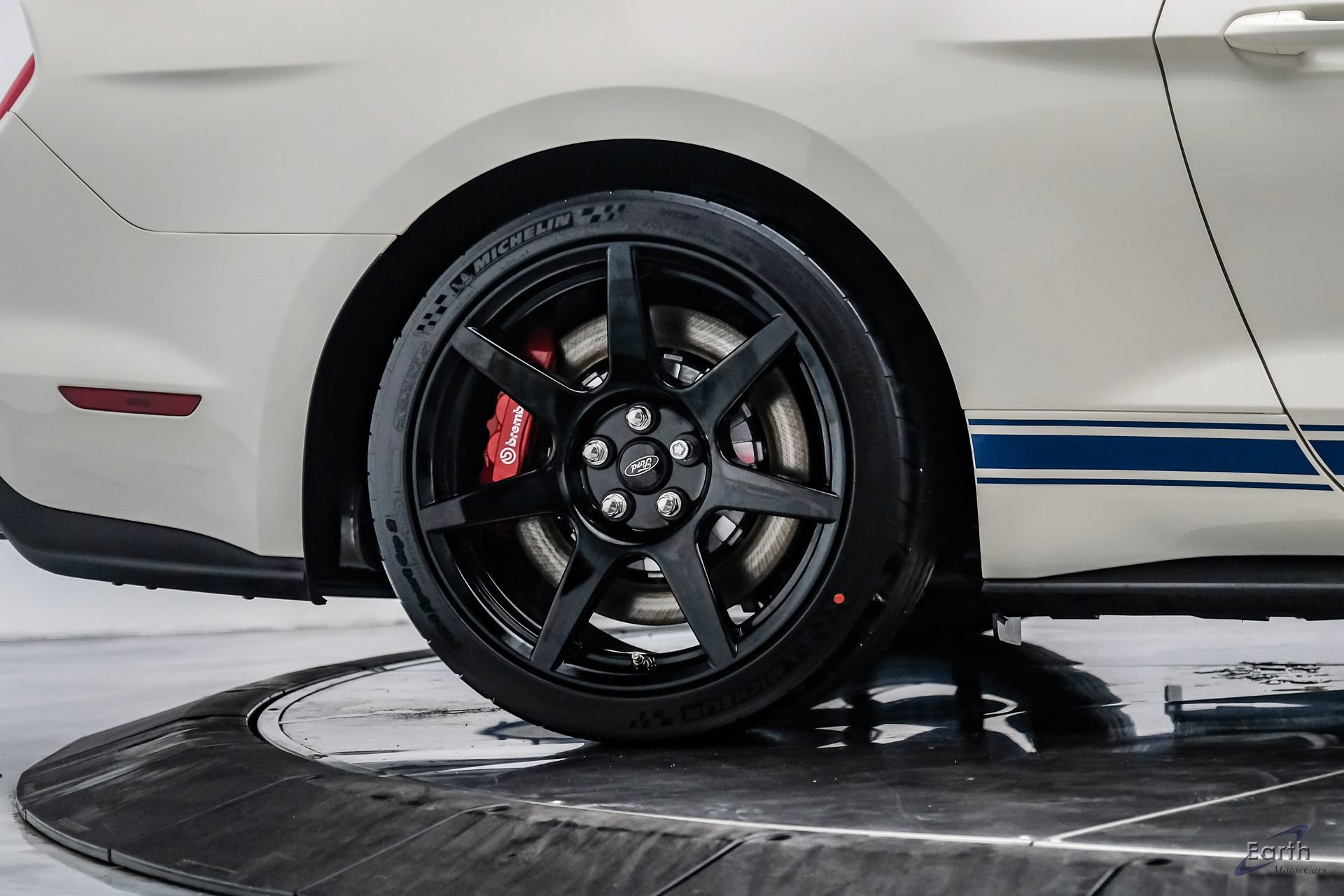 Used 2020 Ford Mustang Shelby GT350R w/ GT350R Equipment Group 920A RWD image 93