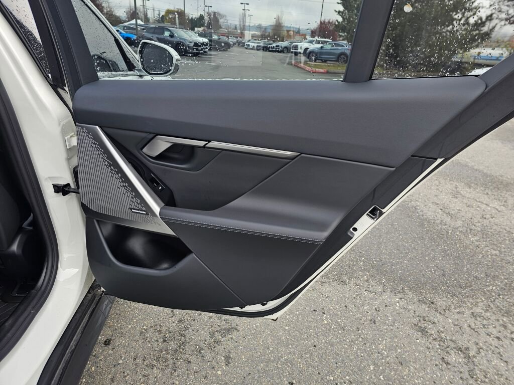 Used 2026 BMW 530i xDrive w/ Premium Package image 14