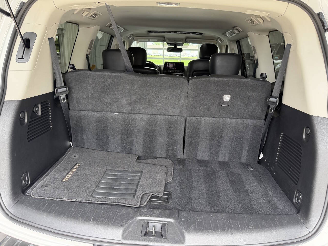 Used 2024 Nissan Armada SL w/ Captain's Chairs Package AWD/4WD image 41