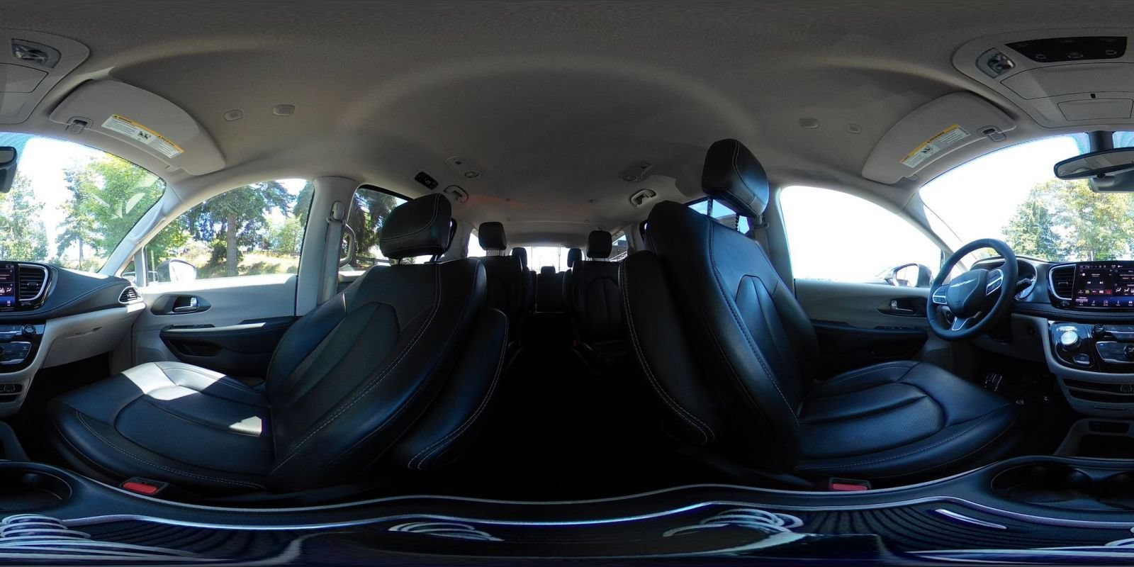 Used 2023 Chrysler Pacifica Touring-L FWD image 45