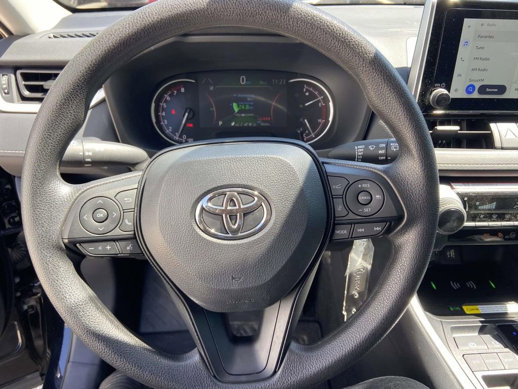 Used 2025 Toyota RAV4 LE image 33