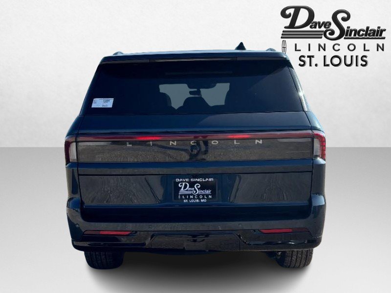 New 2026 Lincoln Navigator Reserve image 6