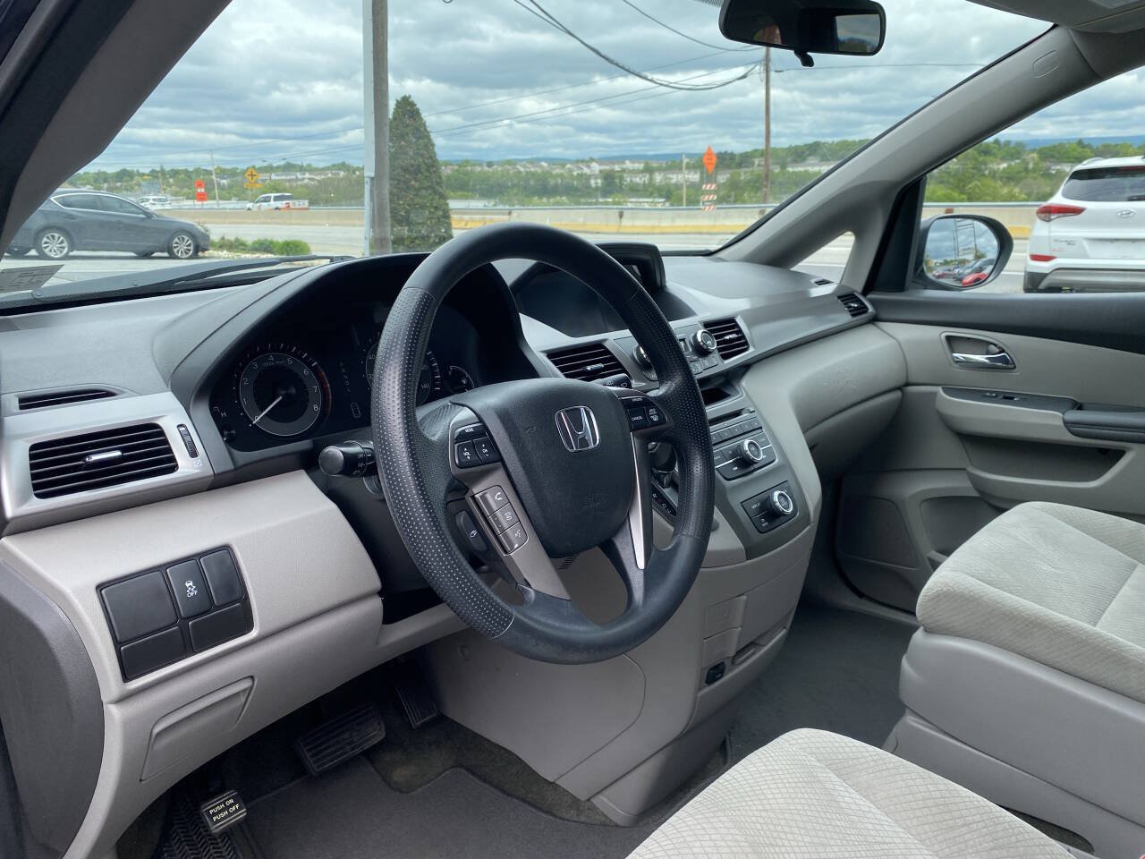 Used 2016 Honda Odyssey LX image 10