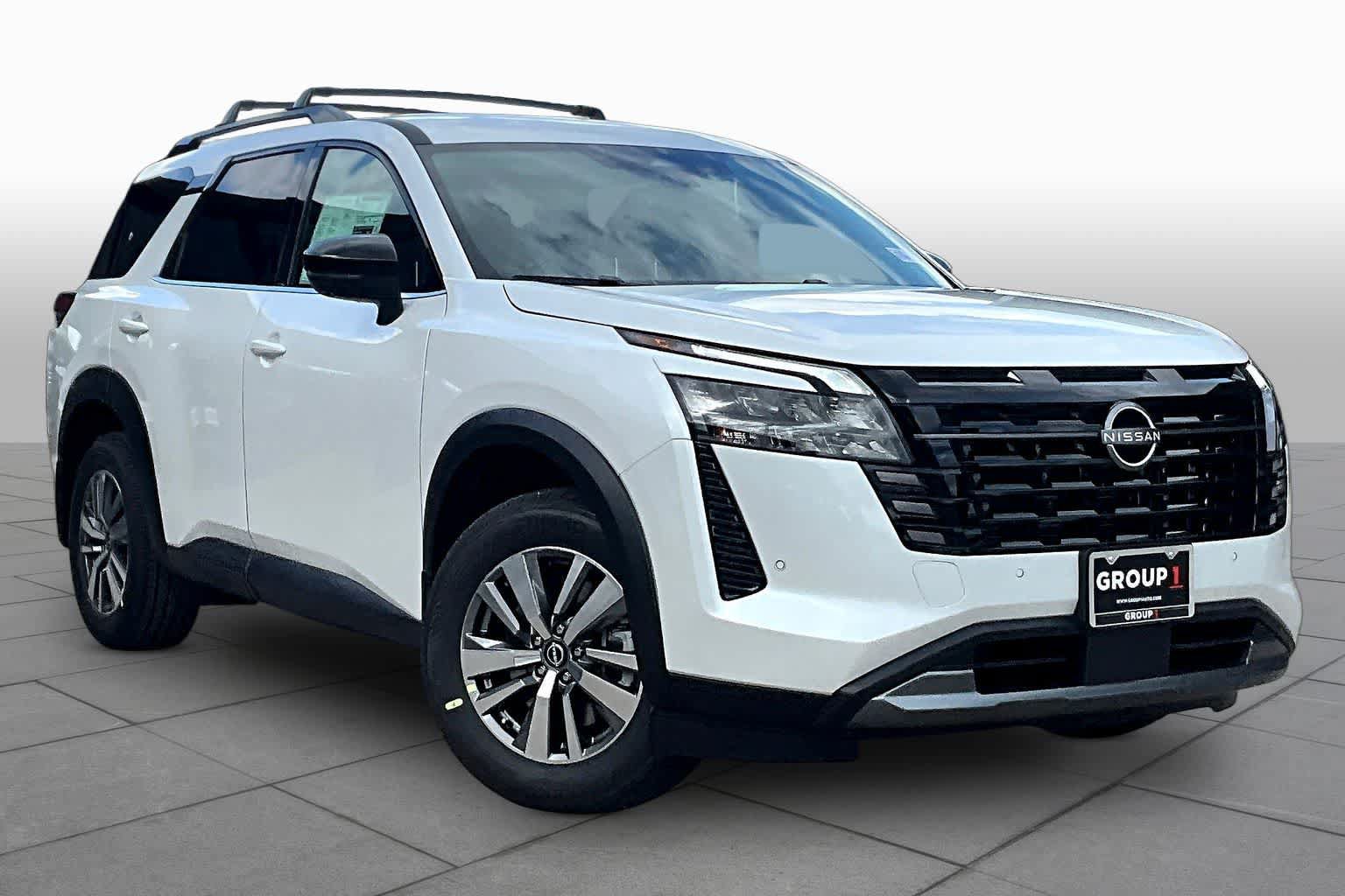 New 2026 Nissan Pathfinder SL FWD image 2