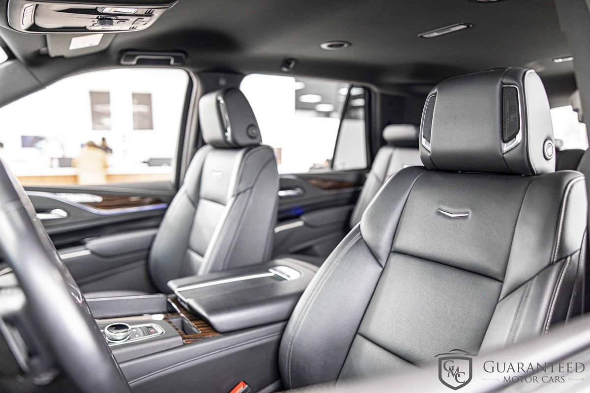 Used 2023 Cadillac Escalade Luxury w/ LPO, Floor Liner Package AWD/4WD image 18