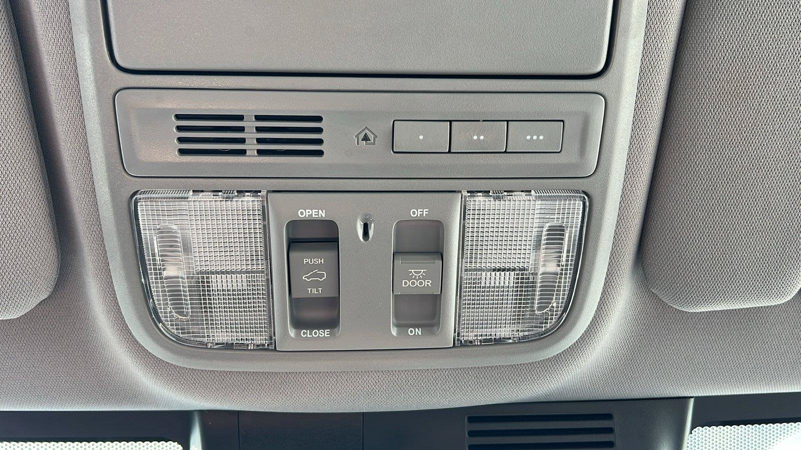 Used 2022 Honda CR-V Touring image 32