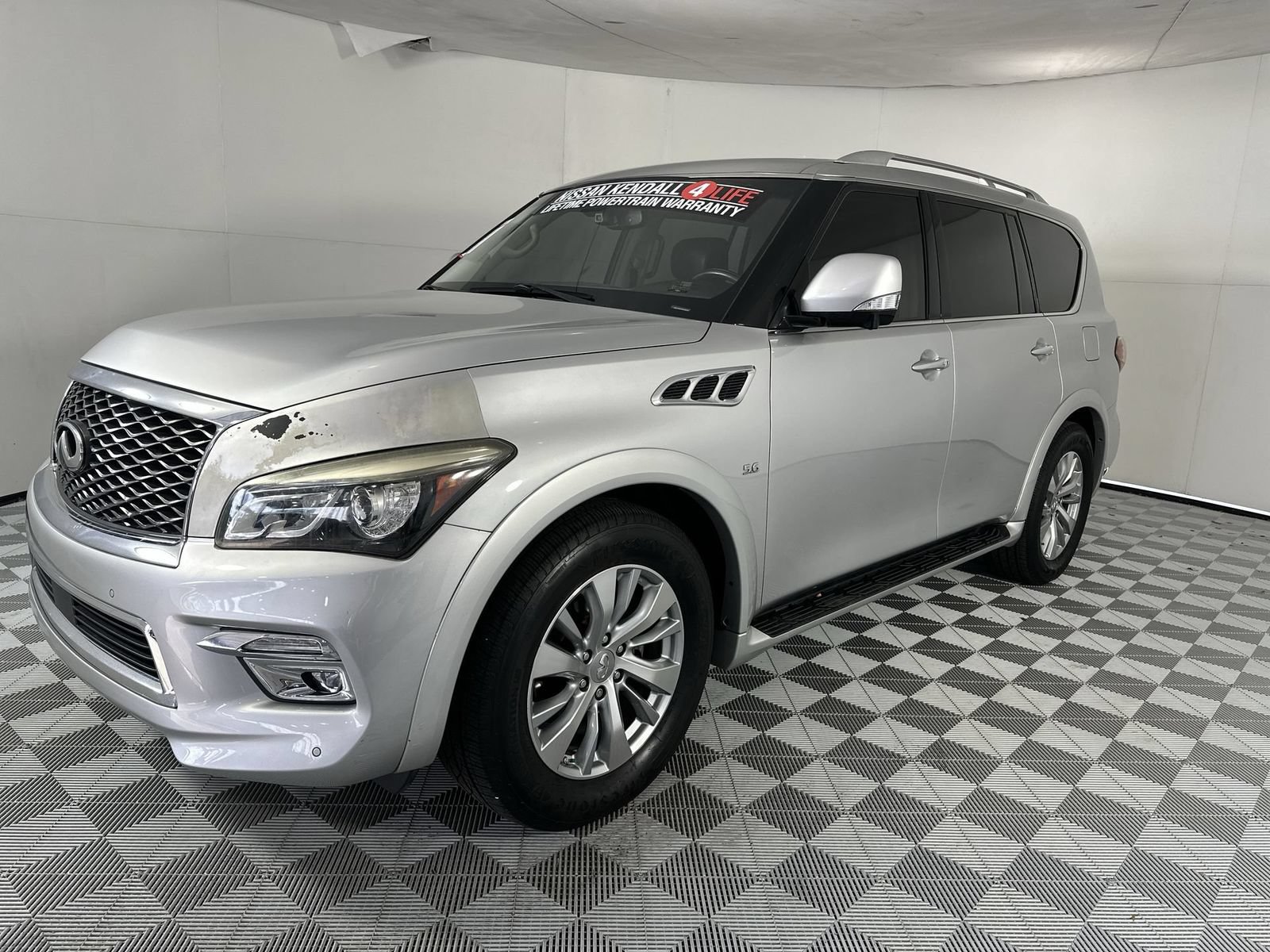 Used 2017 INFINITI QX80 4WD w/ Driver Assistance Package image 4