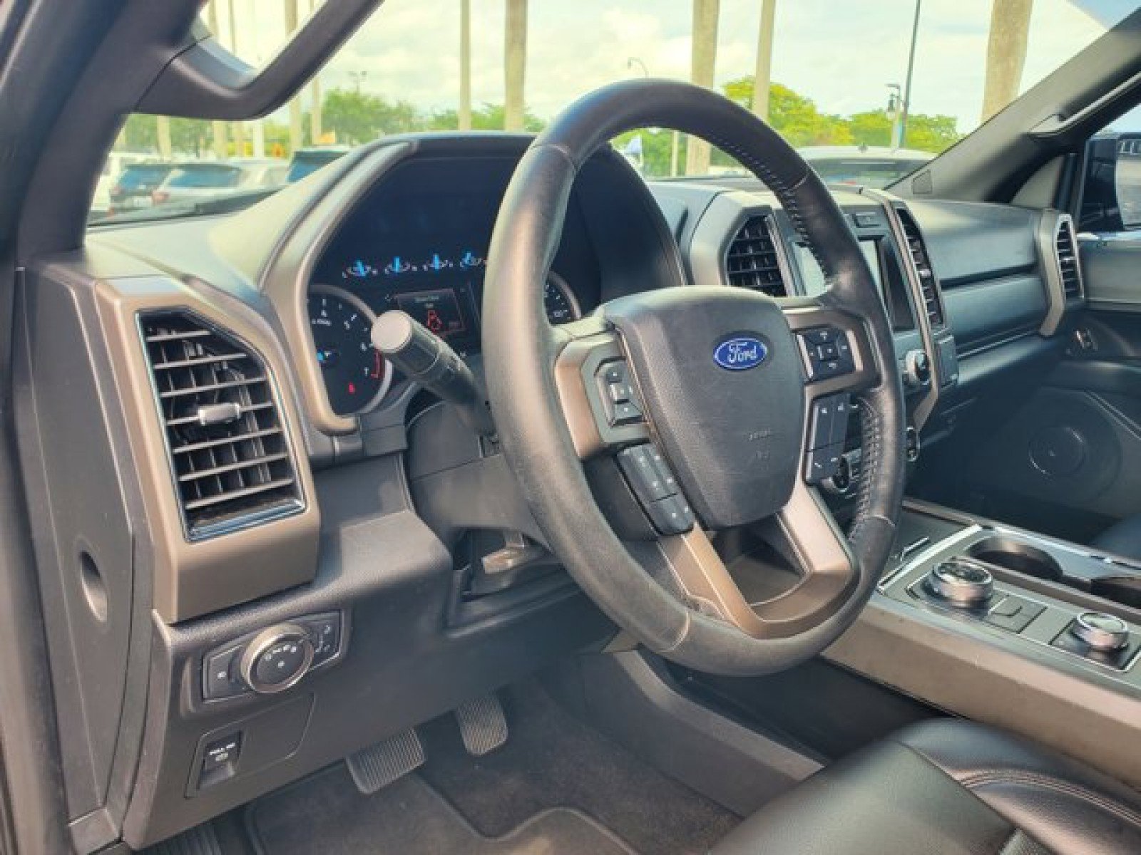 Used 2019 Ford Expedition Max XLT w/ Equipment Group 201A image 9