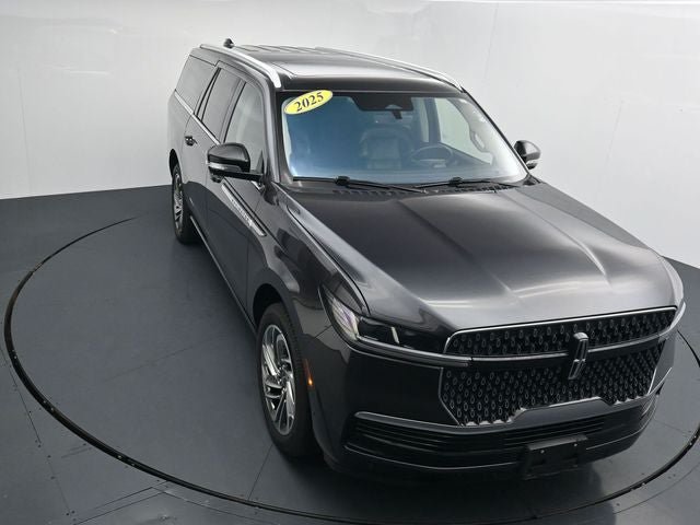 Used 2025 Lincoln Navigator L Reserve AWD/4WD image 25