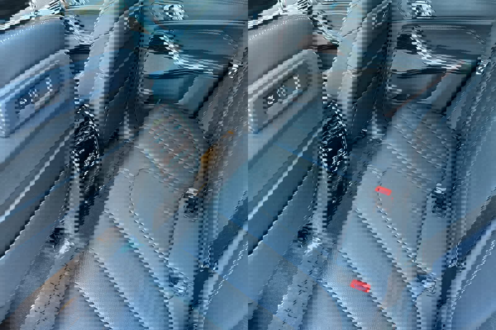 Used 2021 BMW X5 xDrive40i w/ Premium Package image 4