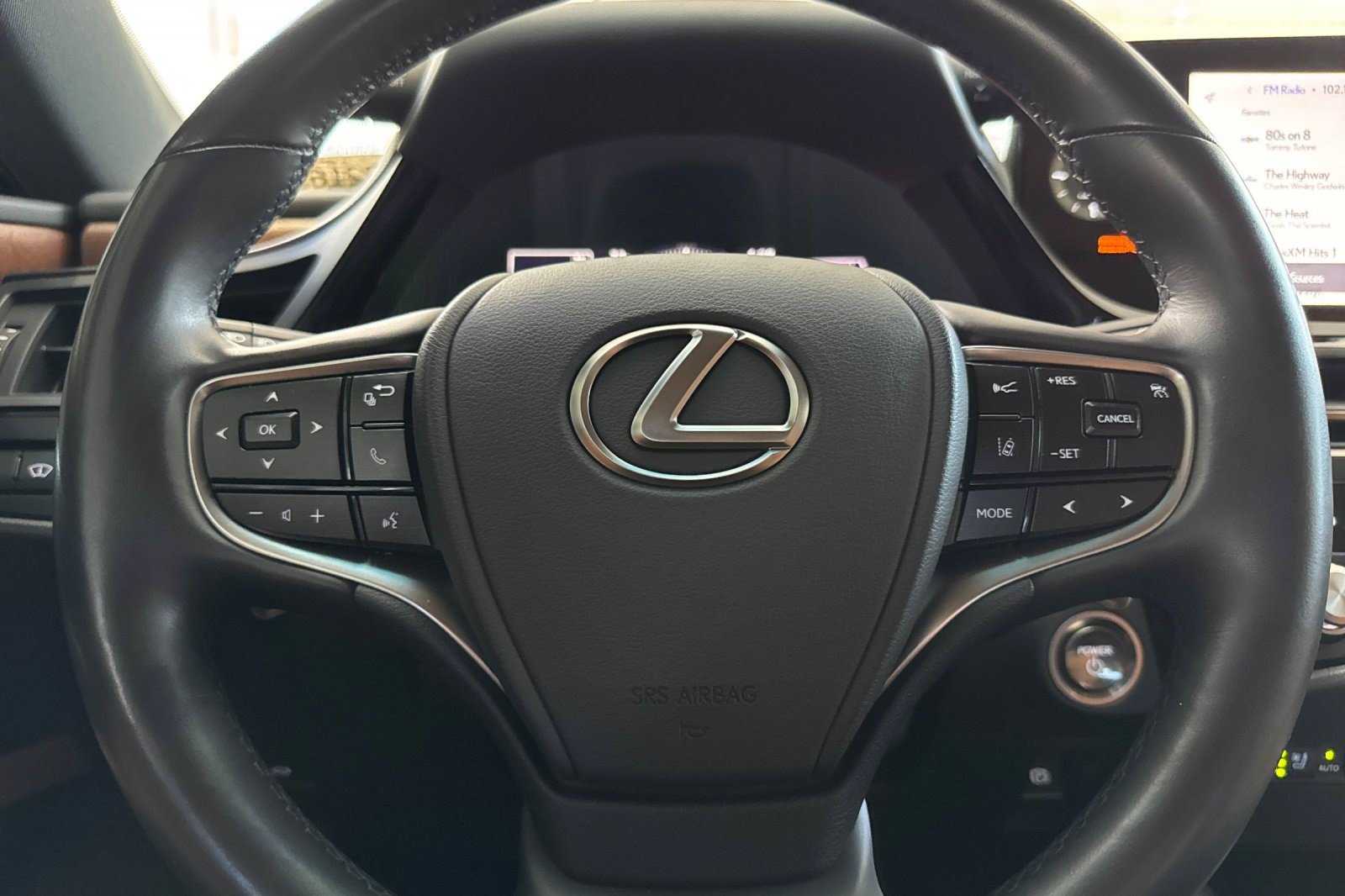 Certified 2025 Lexus ES 300h w/ Premium Package FWD image 28