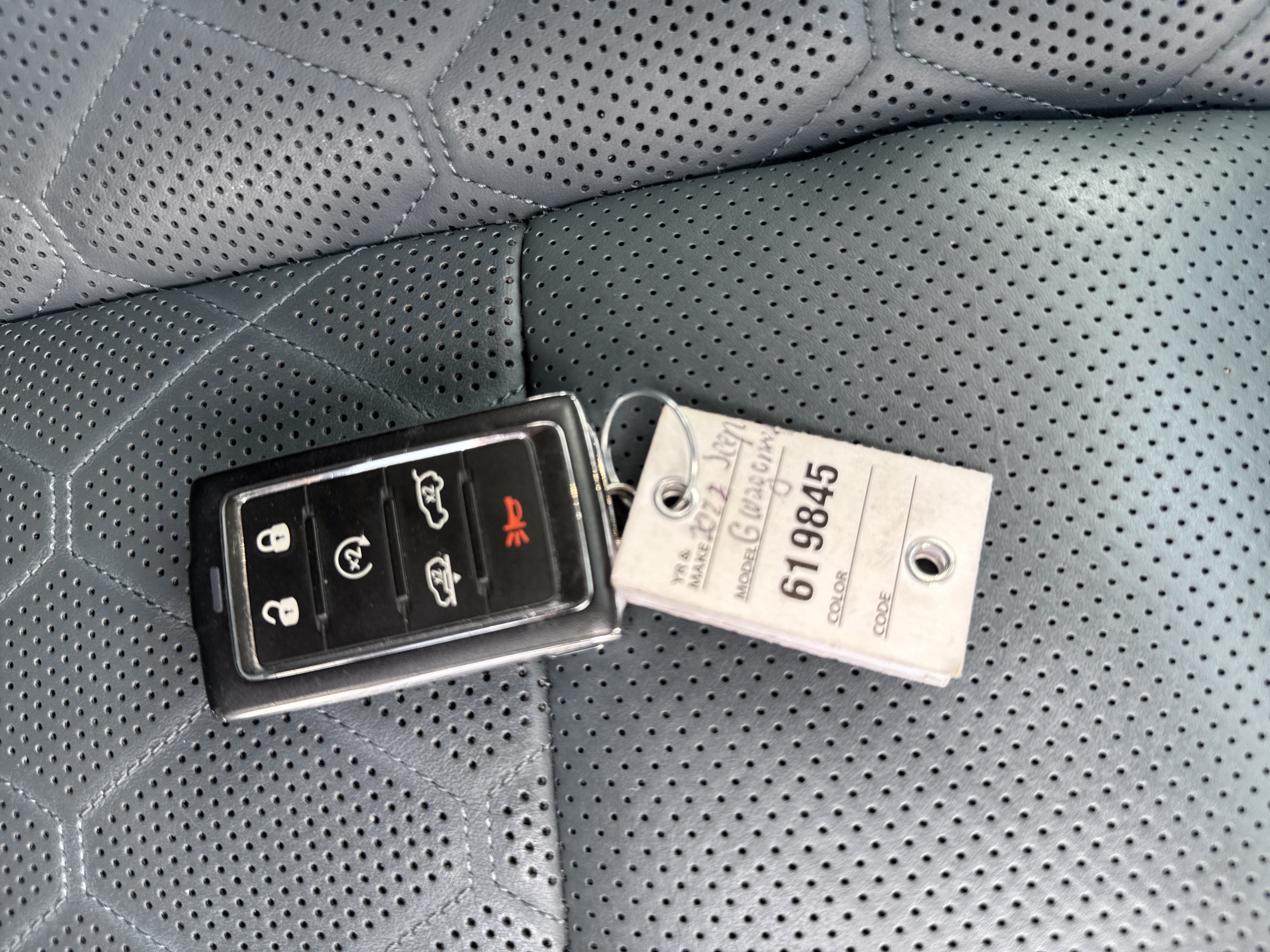 Used 2022 Jeep Grand Wagoneer Series III w/ Rear Seat Video Group 1 AWD/4WD image 23