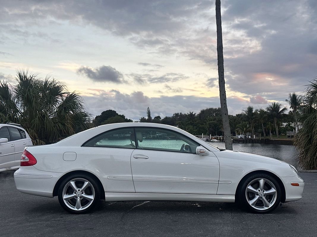 Used 2004 Mercedes-Benz CLK 320 image 6
