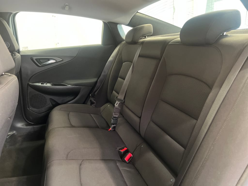 Used 2018 Chevrolet Malibu LT w/ Driver Confidence Package FWD image 37
