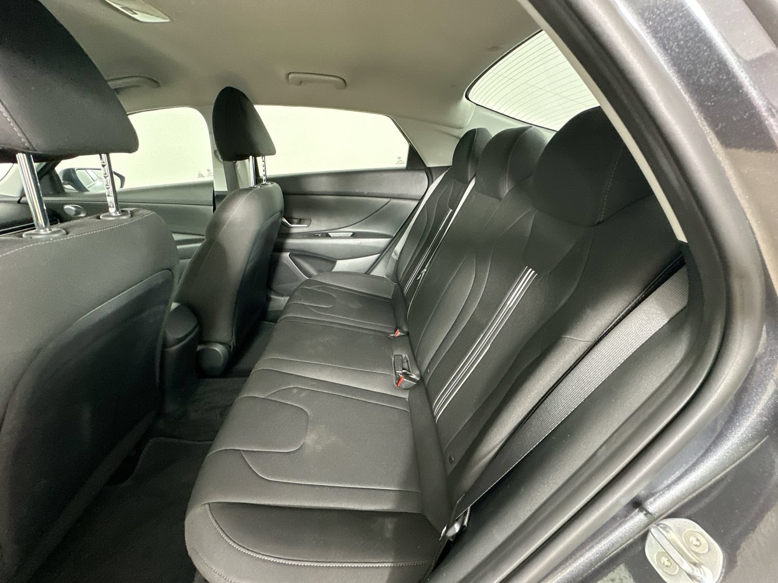 Used 2021 Hyundai Elantra SEL FWD image 35