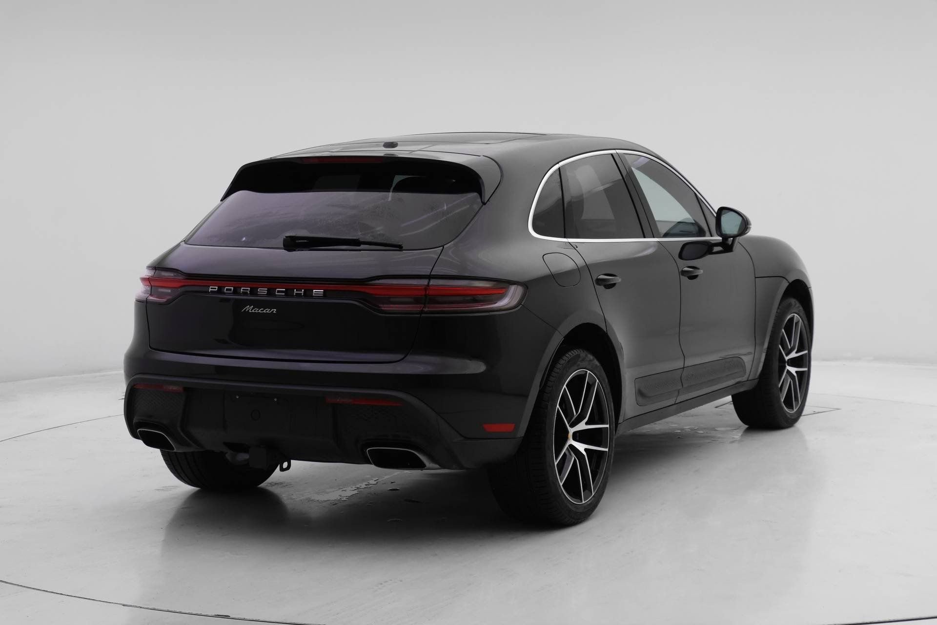 Used 2025 Porsche Macan AWD/4WD image 6