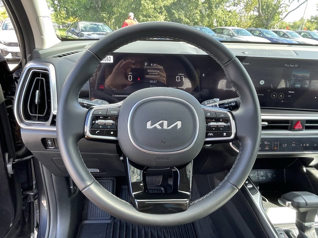 New 2025 Kia Sorento S w/ Panoramic Sunroof Package image 9