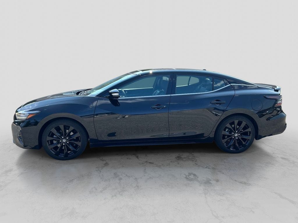 Certified 2022 Nissan Maxima SR w/ Sport Mat Group FWD image 2