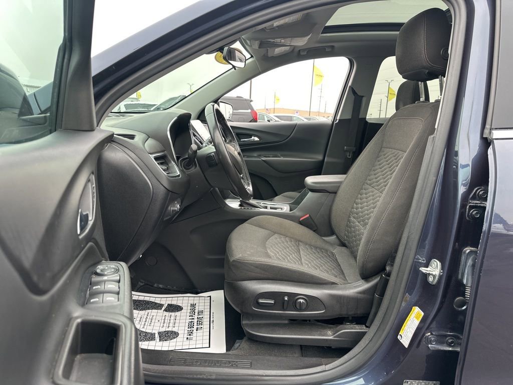 Used 2018 Chevrolet Equinox LT w/ Sun & Infotainment Package FWD image 8