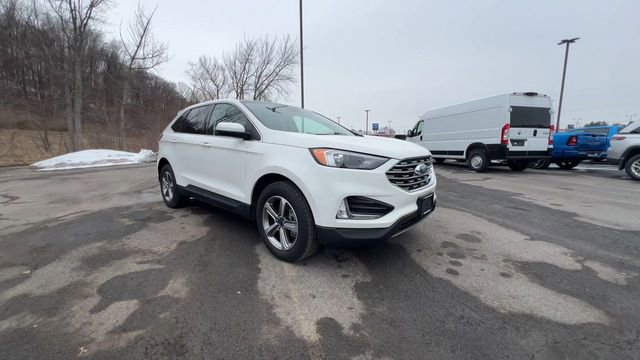 Used 2022 Ford Edge SEL w/ Convenience Package image 2
