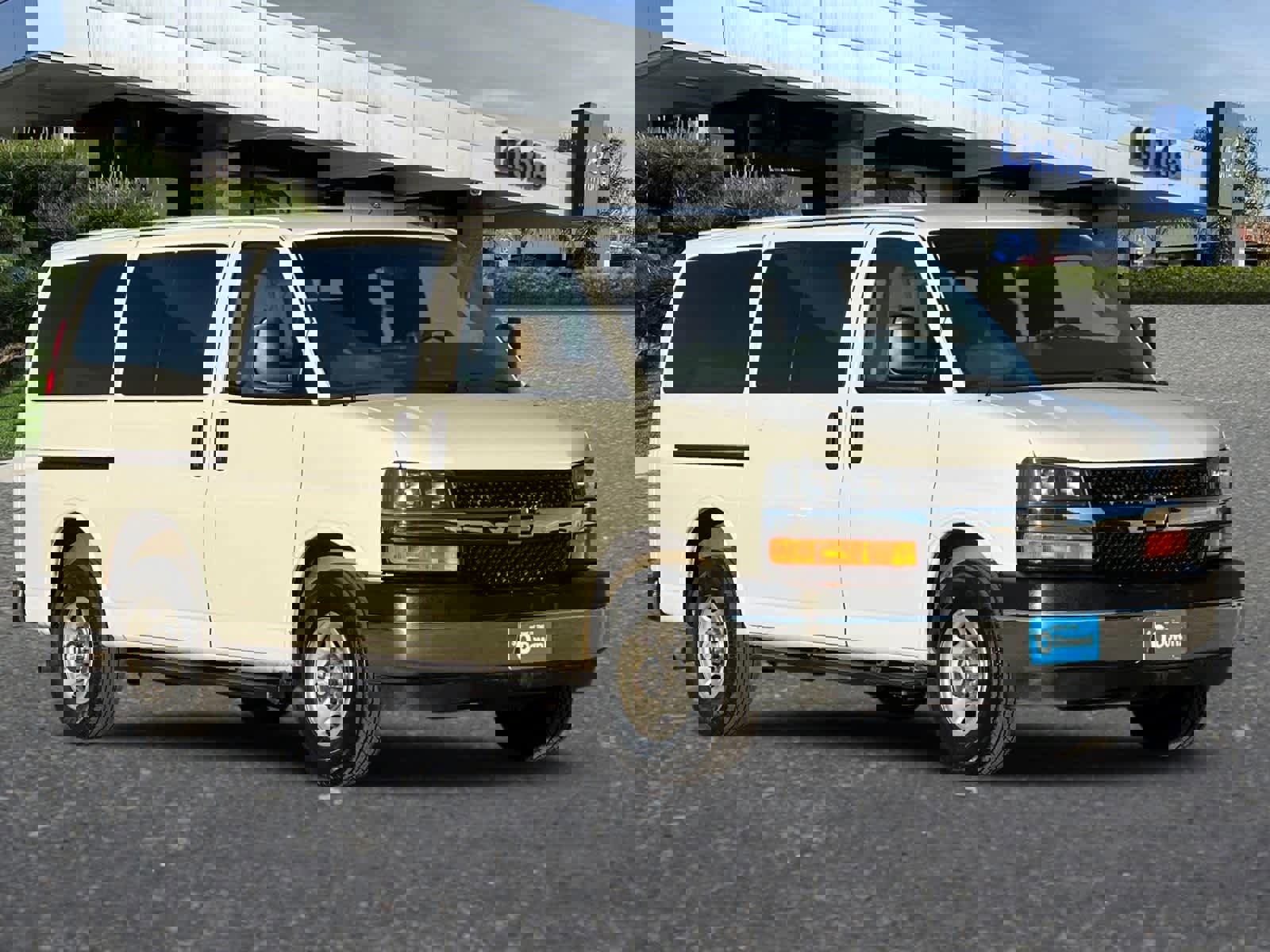 Used 2017 Chevrolet Express 3500 LT w/ LT Preferred Equipment Group image 10