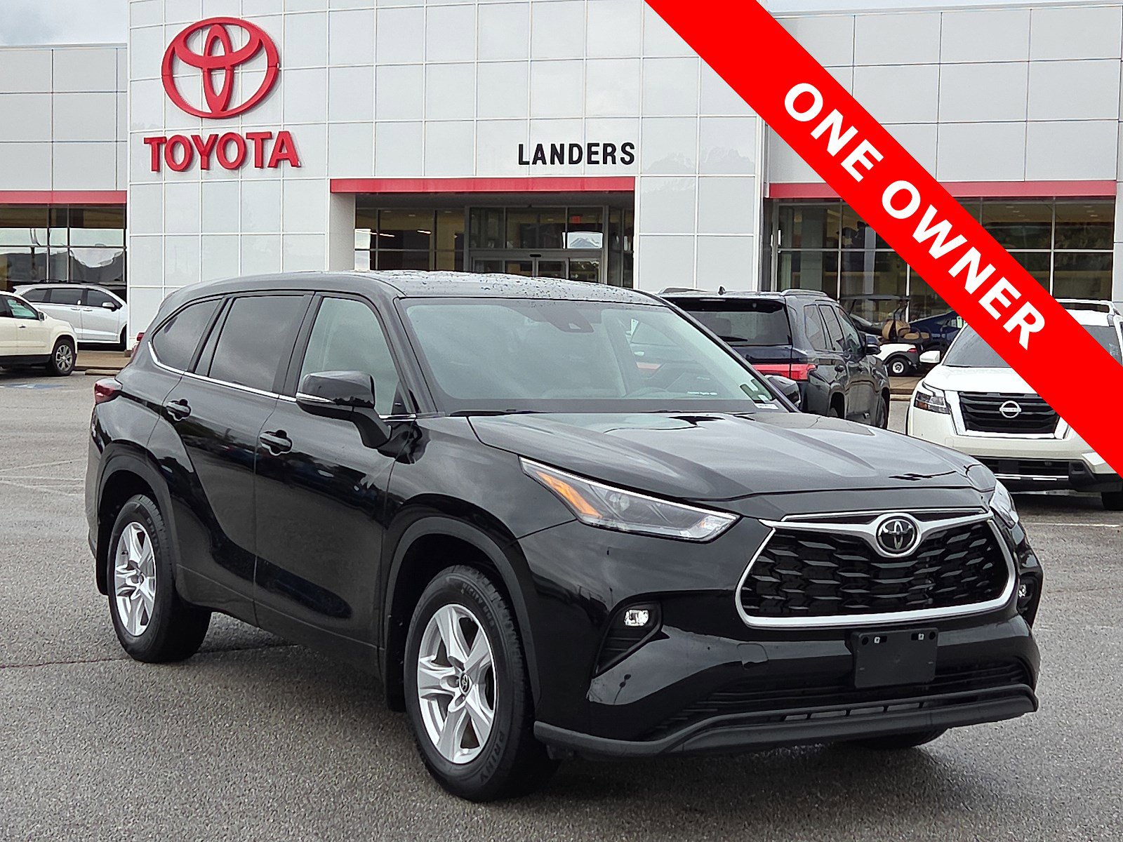 Used 2024 Toyota Highlander LE