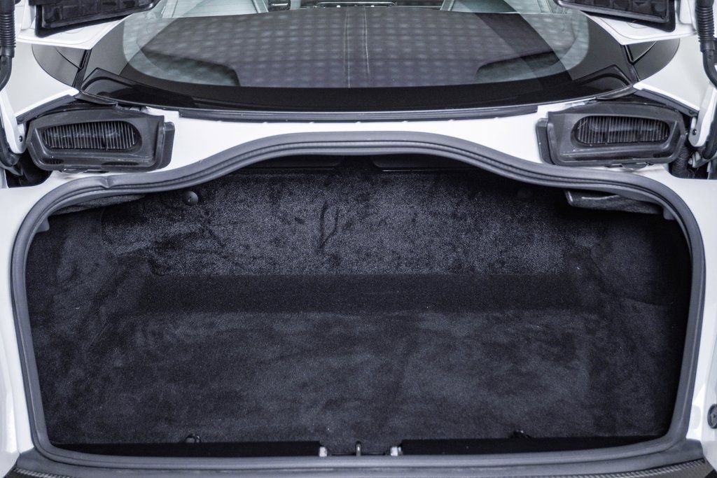 Used 2024 Aston Martin DB12 Coupe RWD image 30